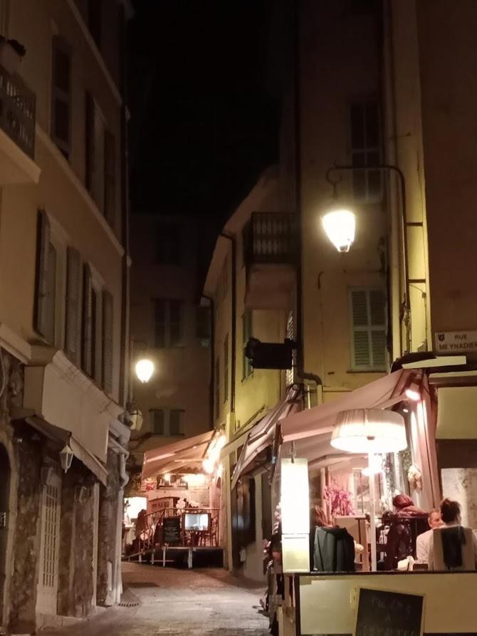 Cadre De Reve Mais Vous Faites Le Menage- Very Good Prices But You Have To Clea-N Th-E Flat Cannes Exterior photo