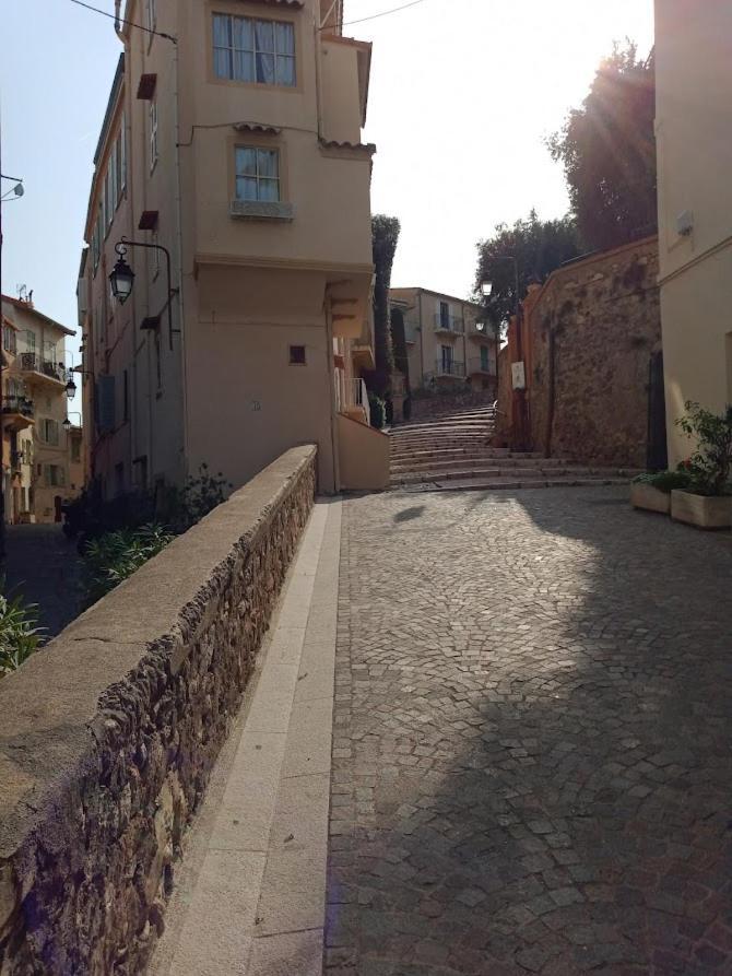 Cadre De Reve Mais Vous Faites Le Menage- Very Good Prices But You Have To Clea-N Th-E Flat Cannes Exterior photo