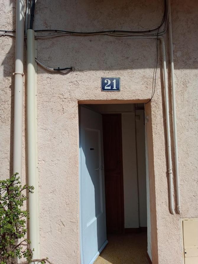 Cadre De Reve Mais Vous Faites Le Menage- Very Good Prices But You Have To Clea-N Th-E Flat Cannes Exterior photo